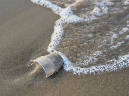 O fondo mariño: destino da práctica totalidade dos plásticos que chegan aos mares