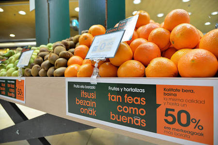 Eroski venderá froitas 'feas' para sensibilizar ante o desperdicio alimentario